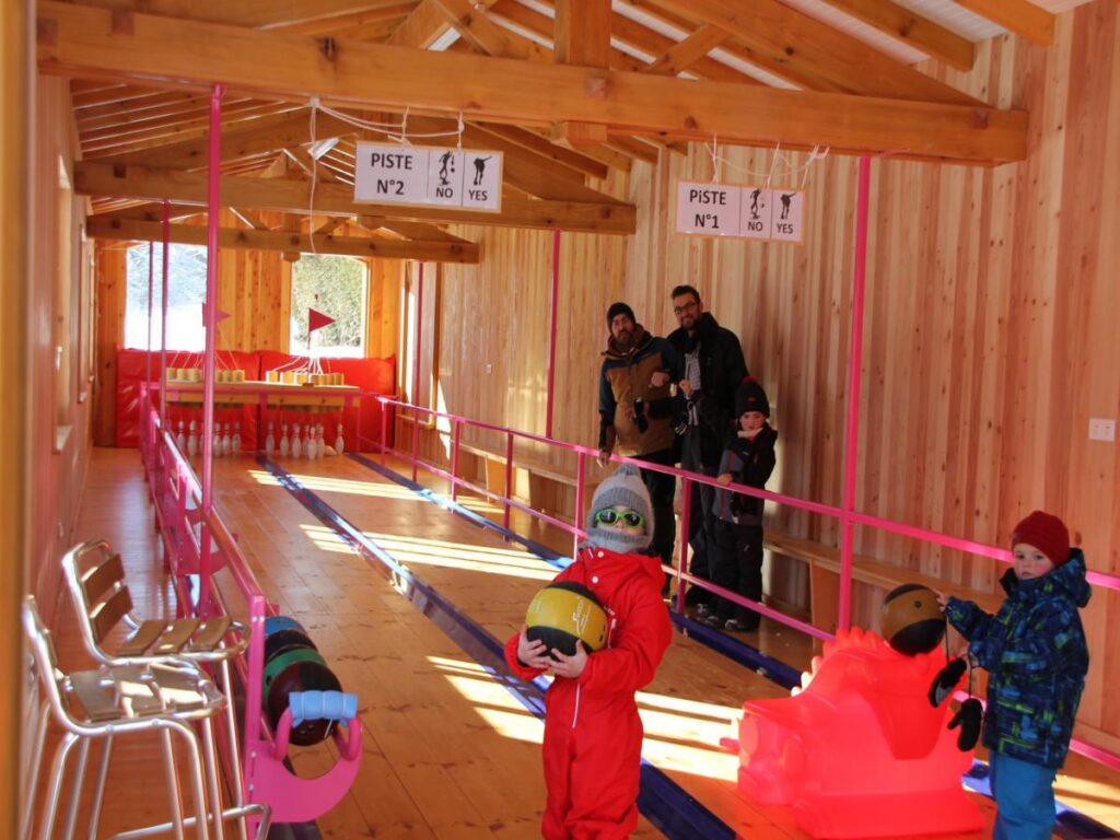 Chalet bowling