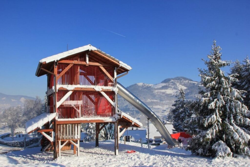 Toboggan géant au chalet des Ayes